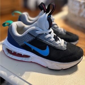 Nike Black and Blue Sneakers with Air Cushioning